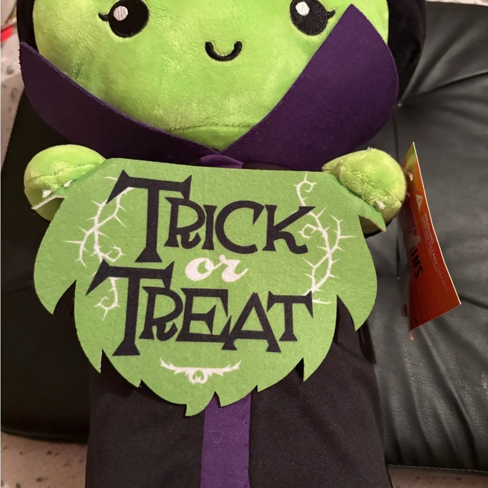 Disney Maleficent Greeter‎